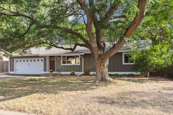 1460 E Old Shakopee CIR, Bloomington, MN 55425