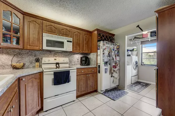 37 Seville CIR #1-50, Davie, FL 33324