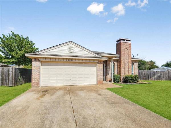 910 Canary Lane, Mansfield, TX 76063