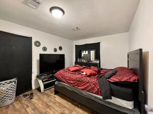 53 N Gill ST, Hazlehurst, GA 31539