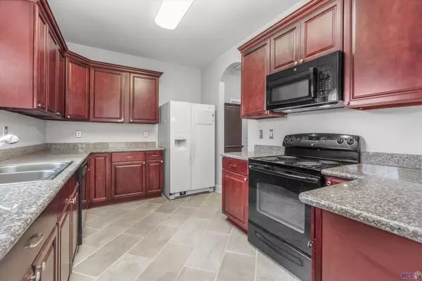 10244 SIMMS RD, Denham Springs, LA 70706