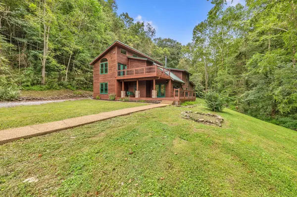 140 Carver Hollow Rd, Pleasant Shade, TN 37145