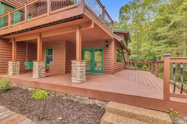 140 Carver Hollow Rd, Pleasant Shade, TN 37145