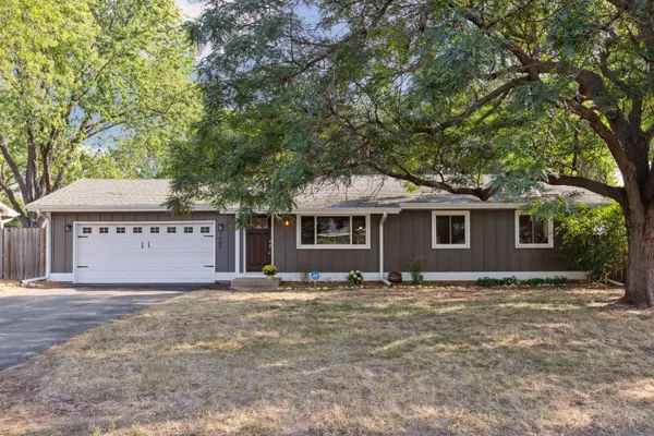 1460 E Old Shakopee CIR, Bloomington, MN 55425