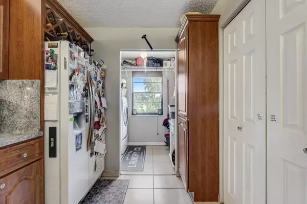 37 Seville CIR #1-50, Davie, FL 33324