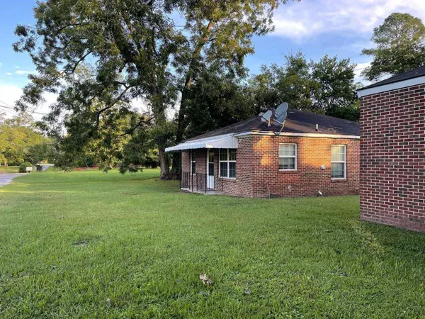 53 N Gill ST, Hazlehurst, GA 31539