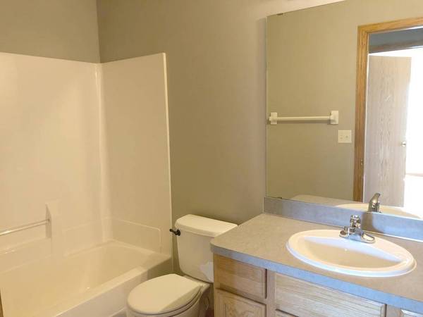 2533 Cobble Hill CT #G, Woodbury, MN 55125