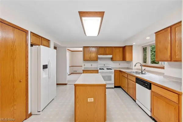 2268 Canterbury CIR, Akron, OH 44319