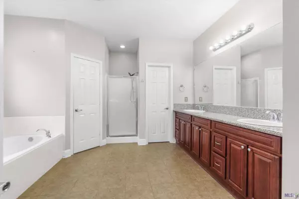 10244 SIMMS RD, Denham Springs, LA 70706