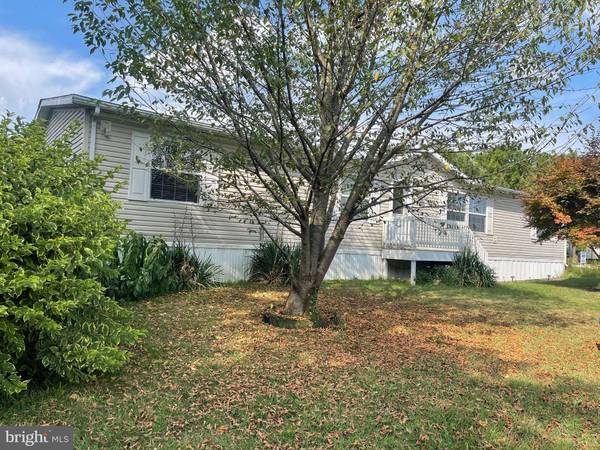 218 DEER RUN DR, Honey Brook, PA 19344