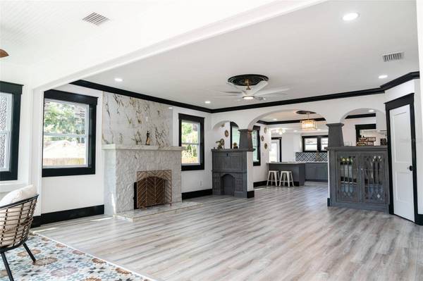 2027 43RD ST S, St Petersburg, FL 33711