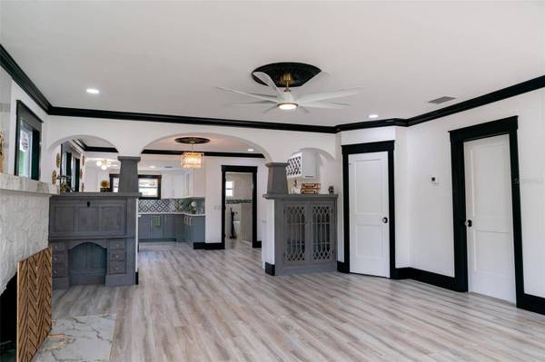 2027 43RD ST S, St Petersburg, FL 33711