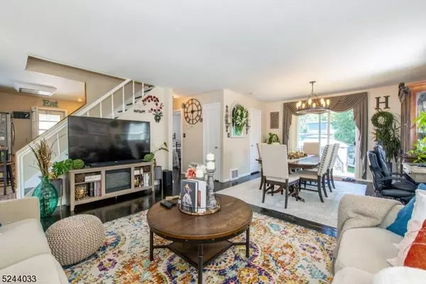 65 Maple Hill Rd, Clifton City, NJ 07013