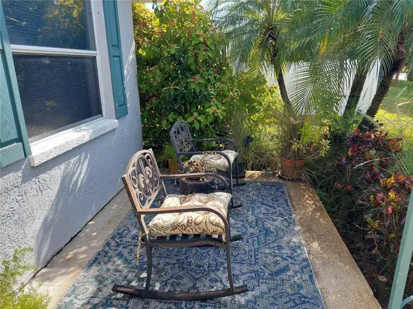 221 92ND AVE N, St Petersburg, FL 33702