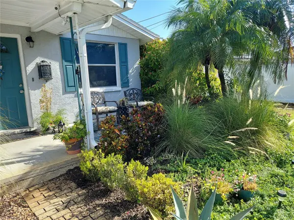 221 92ND AVE N, St Petersburg, FL 33702