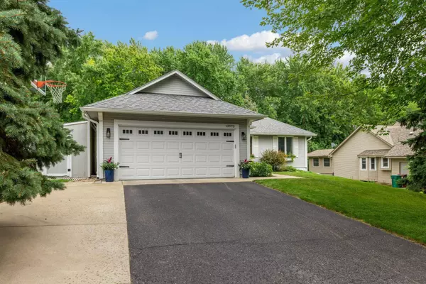 13975 Providence LN, Savage, MN 55378