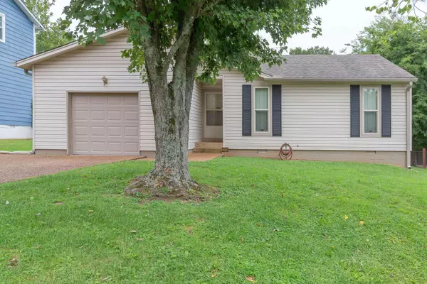 3137 Towne Village Rd, Antioch, TN 37013