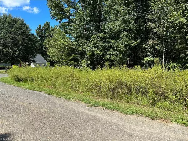 5083 Donna Marie CT, Walkertown, NC 27051