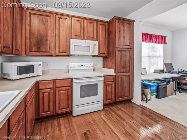 42637 Faulkner Drive, Novi, MI 48377