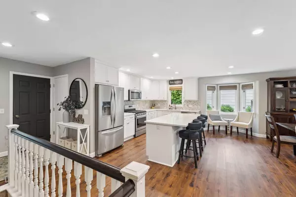 13975 Providence LN, Savage, MN 55378