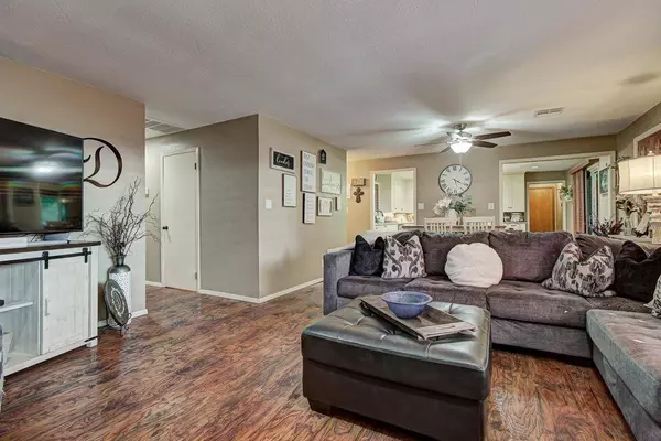 4630 Covered Wagon TRL, Enid, OK 73701-8505