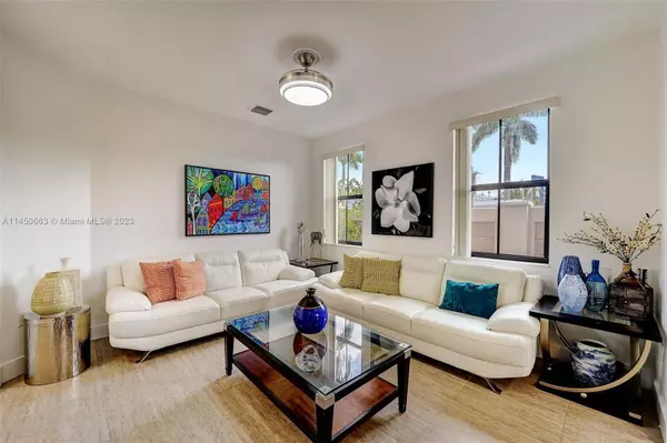 10400 NW 58th Ter, Doral, FL 33178