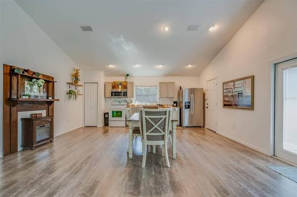 15236 MOTTLED OWL RD, Weeki Wachee, FL 34614