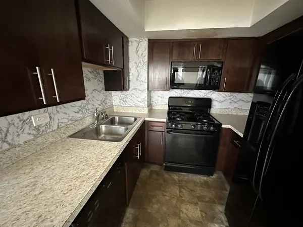 2194 N Oakbrook Circle #2B, Palatine, IL 60074