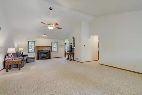 2110 Fullerton Drive, Prairie Du Sac, WI 53578