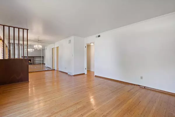 2420 37th AVE, Sacramento, CA 95822