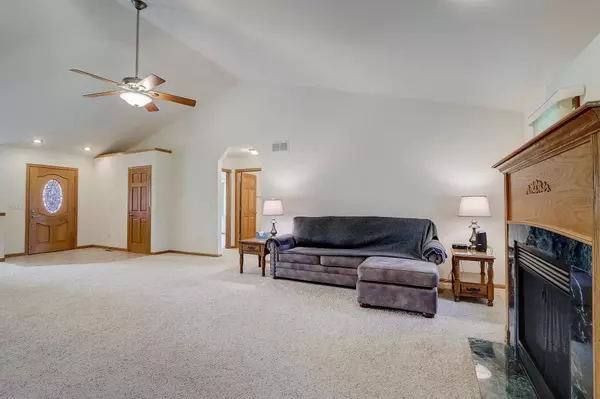 2110 Fullerton Drive, Prairie Du Sac, WI 53578