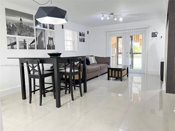 10903 N Kendall Dr #116, Miami, FL 33176