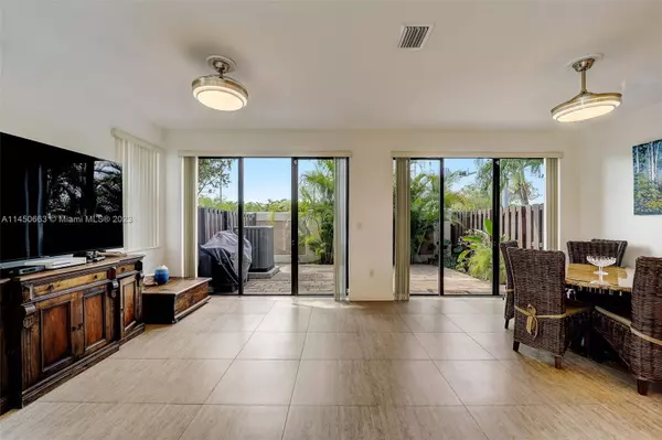 10400 NW 58th Ter, Doral, FL 33178