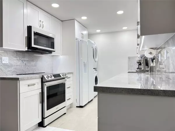 10903 N Kendall Dr #116, Miami, FL 33176