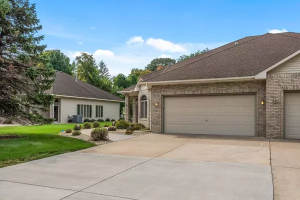 12134 Bluebird CIR NW, Coon Rapids, MN 55448