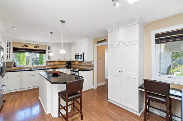 1341 Greenwood Way, French Creek, BC V9P 1X1