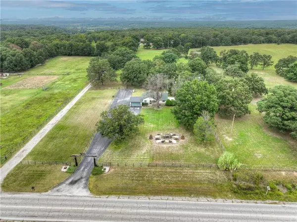 10531 SE Bagdad RD, Galena, KS 66739