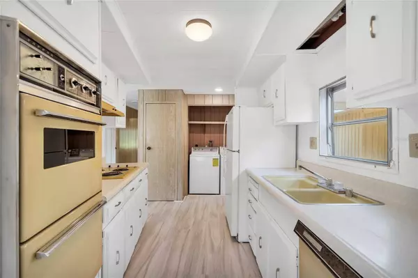 611 WOODLAND CT, Lake Mary, FL 32746