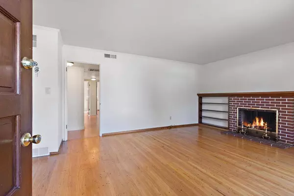 2420 37th AVE, Sacramento, CA 95822