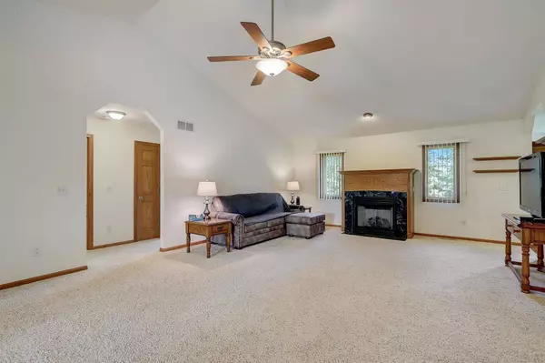 2110 Fullerton Drive, Prairie Du Sac, WI 53578