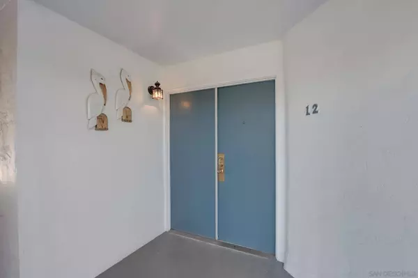 910 N Pacific St #12, Oceanside, CA 92054