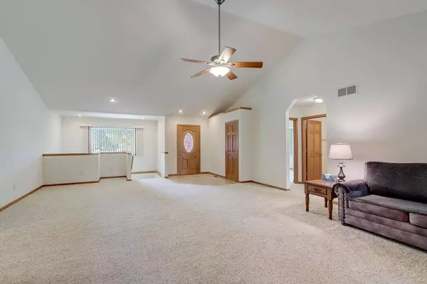 2110 Fullerton Drive, Prairie Du Sac, WI 53578