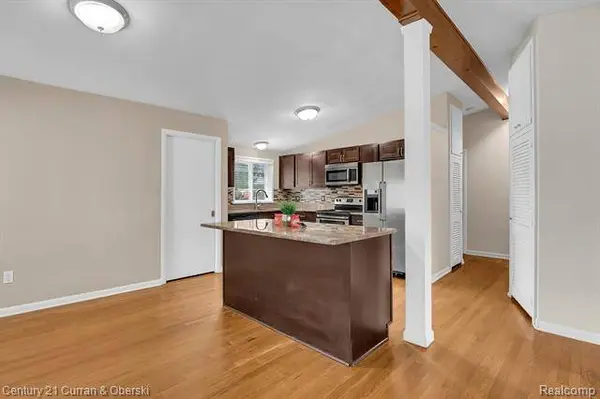 18835 MIDWAY Avenue, Allen Park, MI 48101