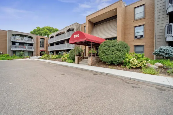 2800 Hamline AVE N #232, Roseville, MN 55113