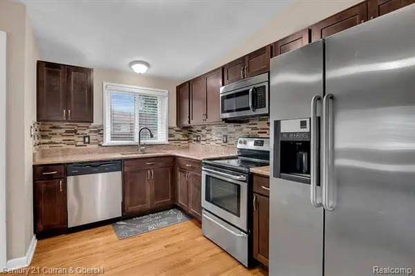 18835 MIDWAY Avenue, Allen Park, MI 48101