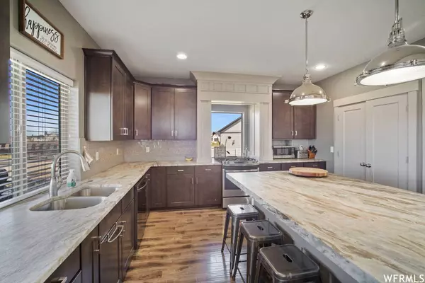 2352 W ISLAND DR N, Kaysville, UT 84037