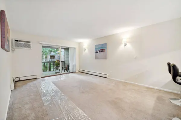 2800 Hamline AVE N #232, Roseville, MN 55113