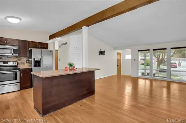 18835 MIDWAY Avenue, Allen Park, MI 48101