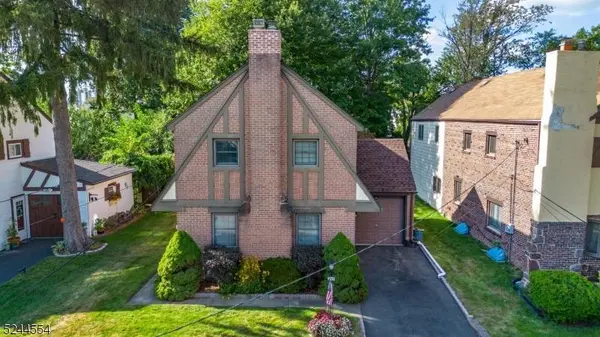 20 New Brier Ln, Clifton City, NJ 07012