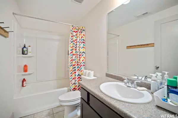 2352 W ISLAND DR N, Kaysville, UT 84037